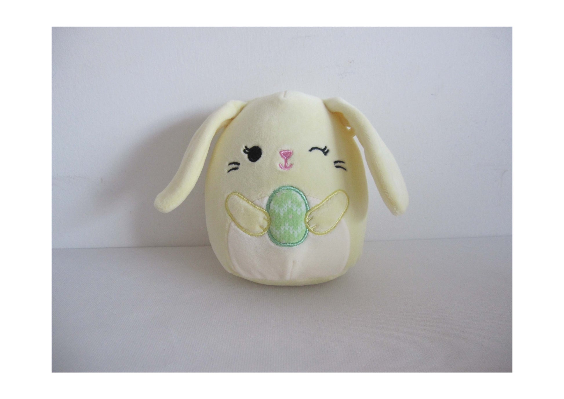 Goldine 12 Bunny Egg Yel